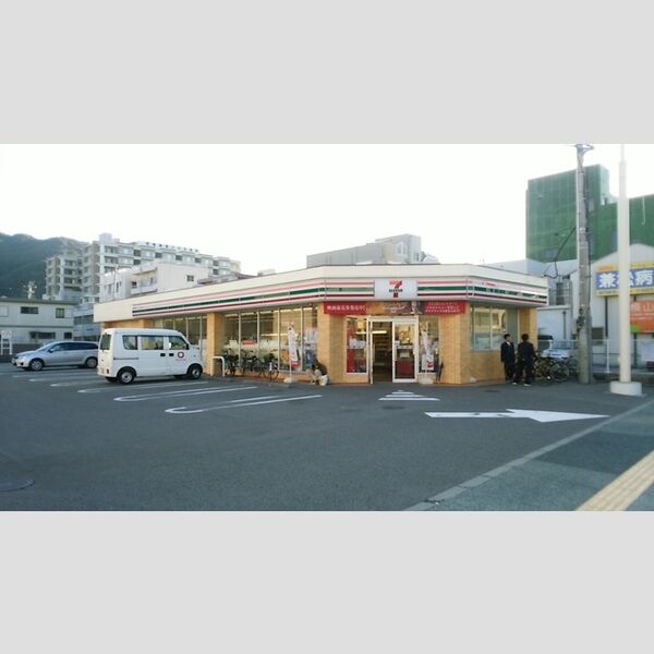 現地周辺 (セブンイレブン佐古)