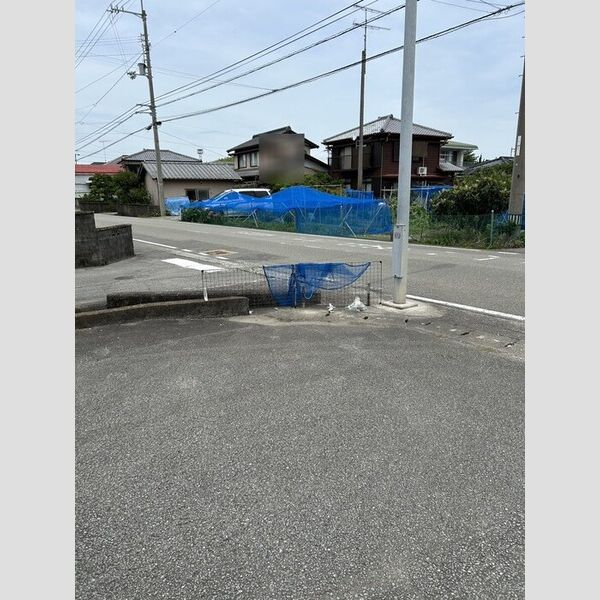 現地周辺 (ゴミ置場)