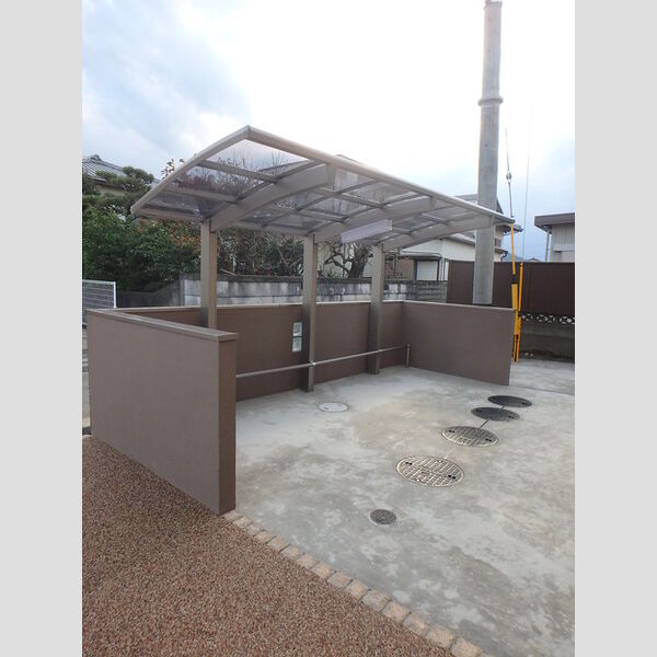 現地周辺 (駐輪場)