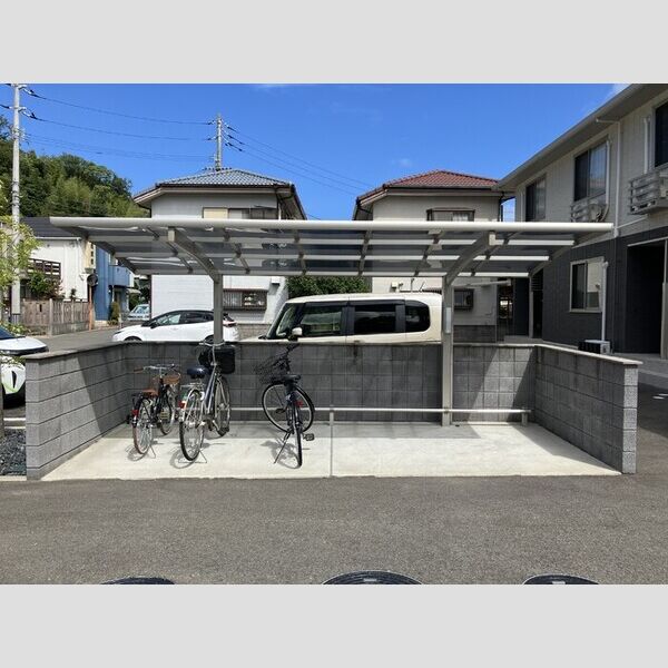 現地周辺 (駐輪場)