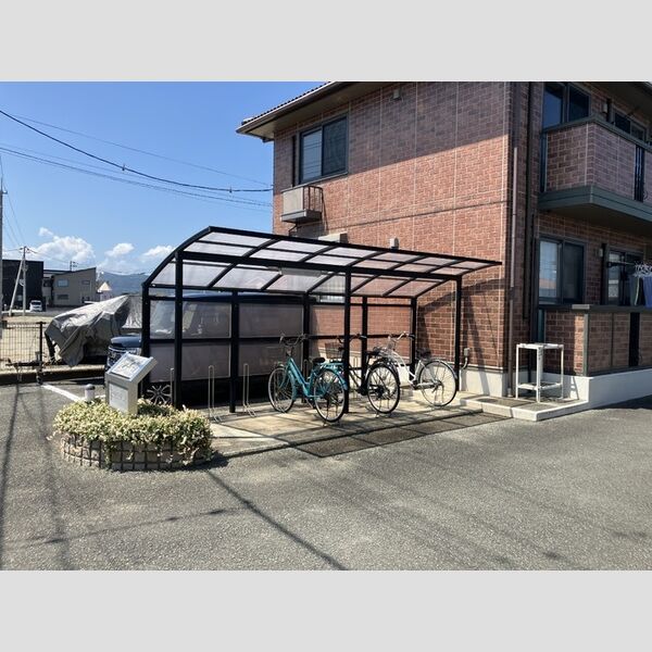 現地周辺 (駐輪場)