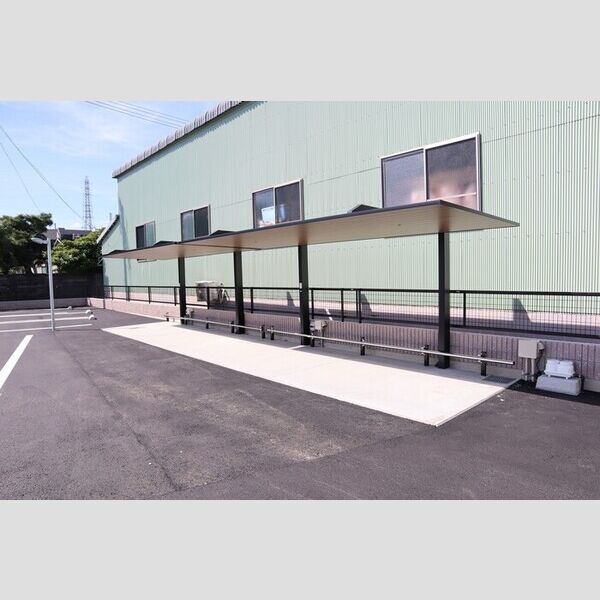 現地周辺 (駐輪場)