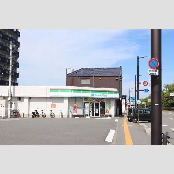 現地周辺 (ファミリーマート庄町三丁目店)