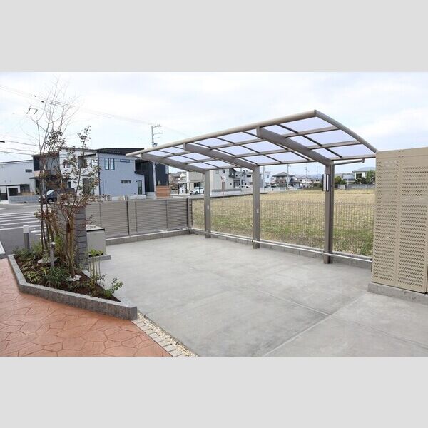 現地周辺 (駐輪場)