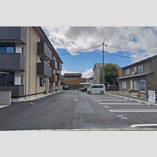 駐車場 (駐車場)