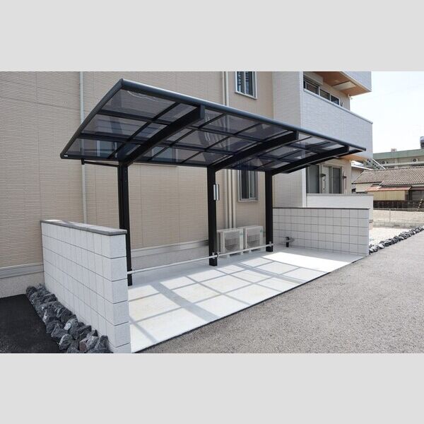 現地周辺 (駐輪場)