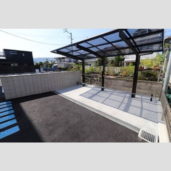 現地周辺 (駐輪場)