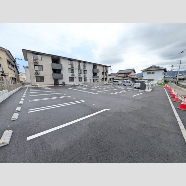 駐車場 (駐車場)