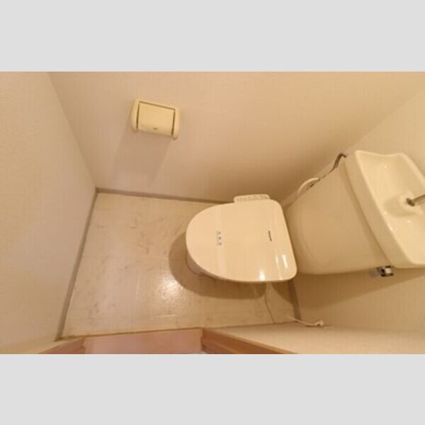 トイレ (温水洗浄暖房便座)