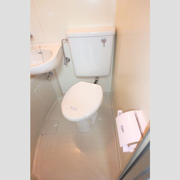 トイレ (トイレ)