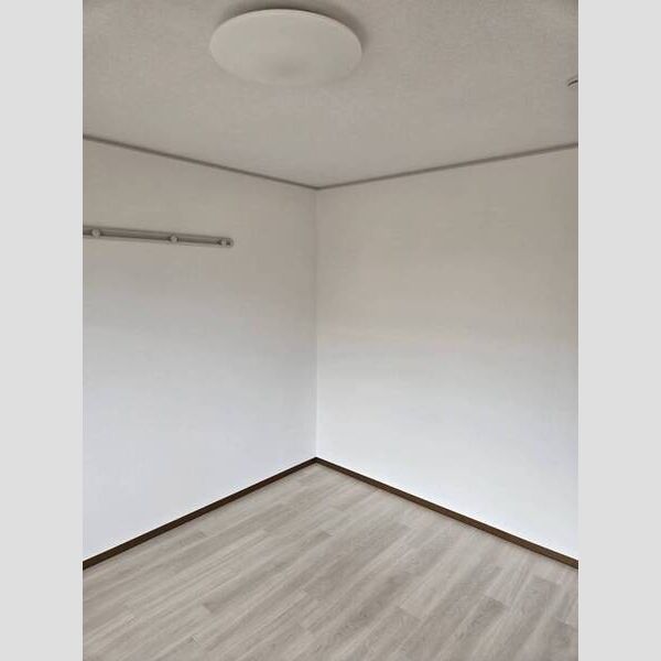 その他 (洋室)