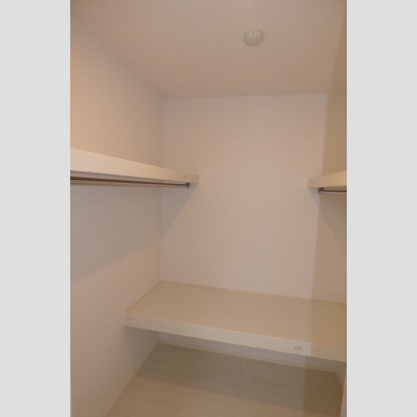 収納 (ウォークインクローゼット)