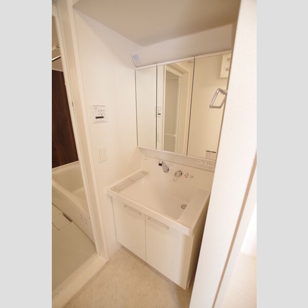 洗面所 (洗髪洗面化粧台)