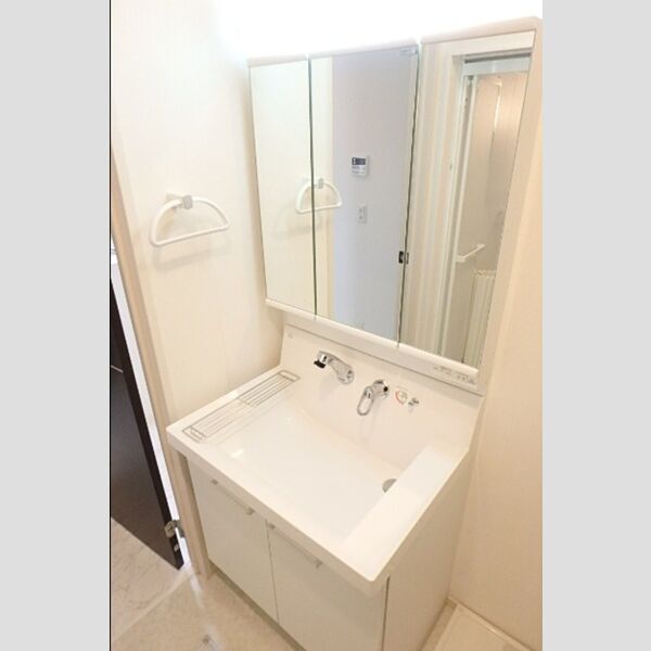 洗面所 (洗髪洗面化粧台)