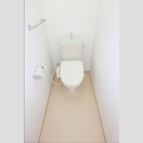 トイレ (温水洗浄暖房便座)