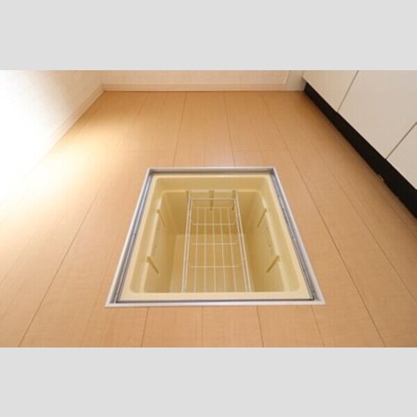 収納 (床下収納)