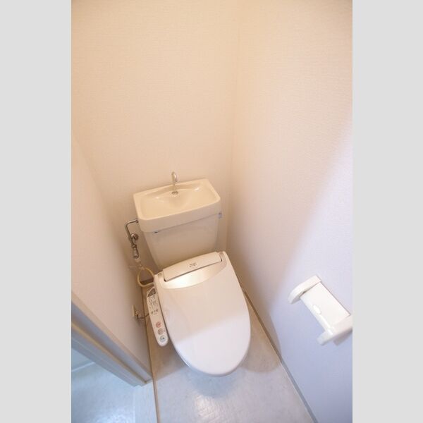 トイレ (温水洗浄暖房便座)