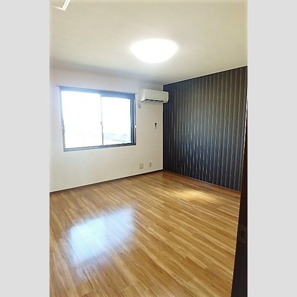 その他 (洋室8帖)