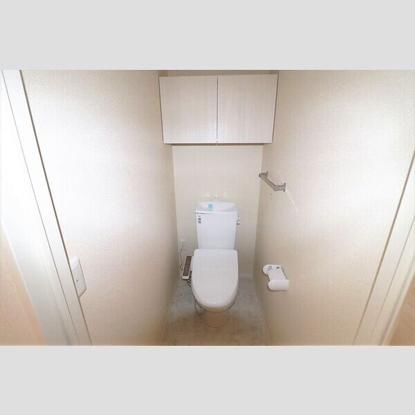 トイレ (温水洗浄暖房便座)