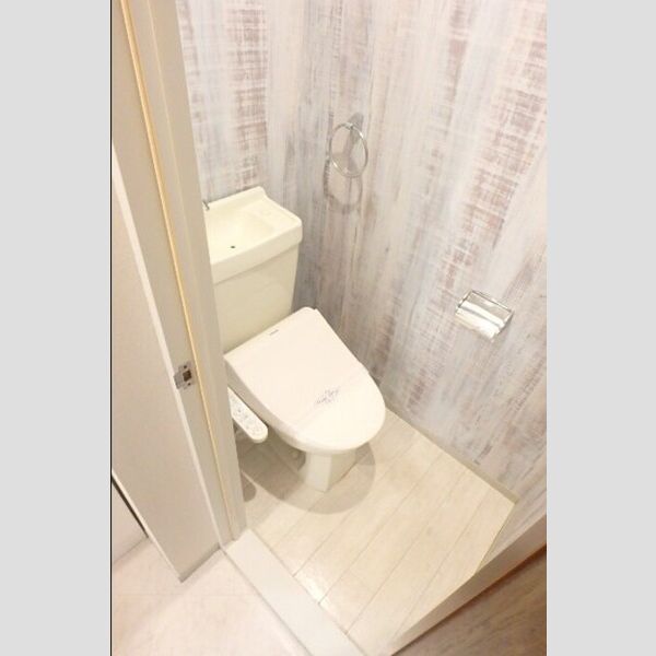 トイレ (温水洗浄暖房便座)