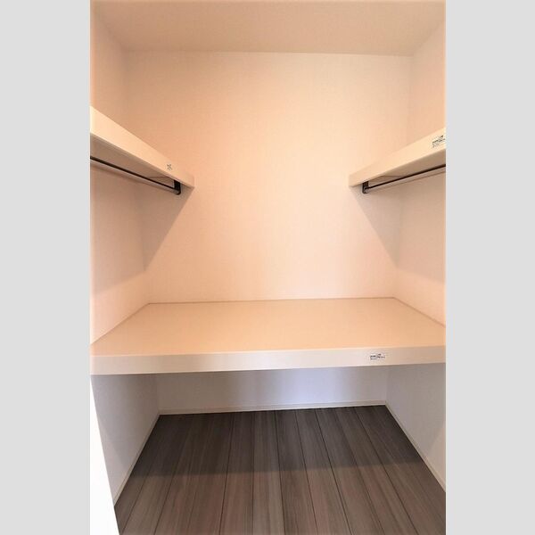 収納 (ウォークインクローゼット)