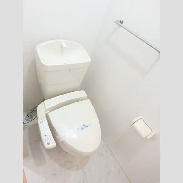 トイレ (温水洗浄暖房便座)