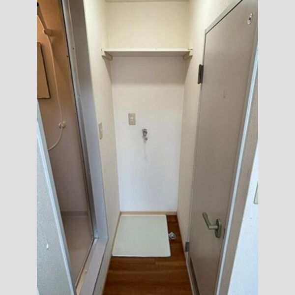 洗面所 (室内洗濯機置場)