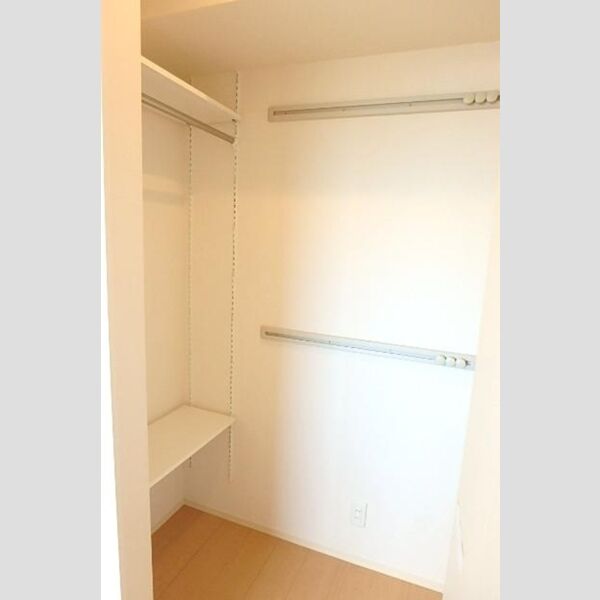収納 (ワンステップクローゼット)