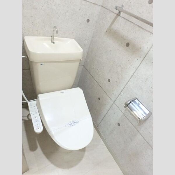 トイレ (温水洗浄暖房便座)