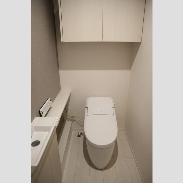 トイレ (温水洗浄暖房便座)