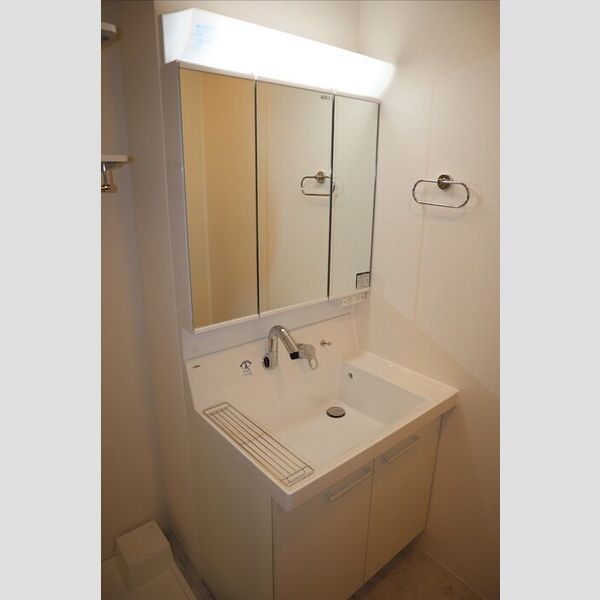 洗面所 (洗髪洗面化粧台)