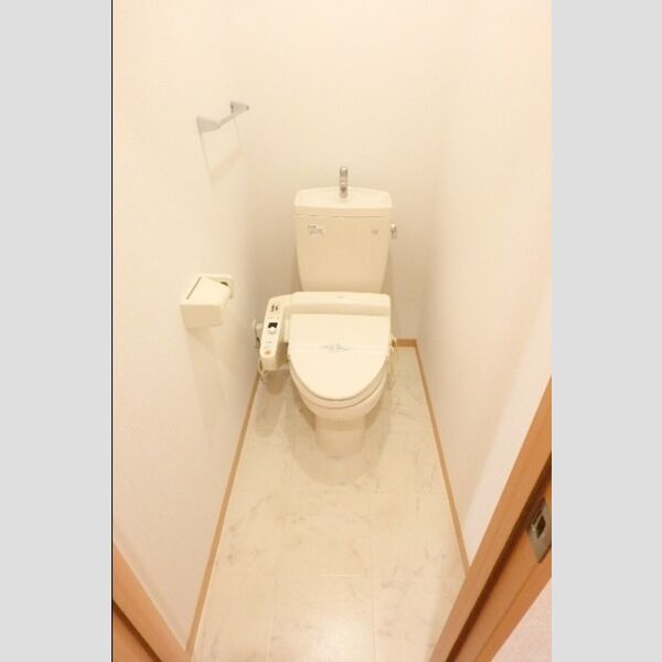 トイレ (温水洗浄暖房便座)