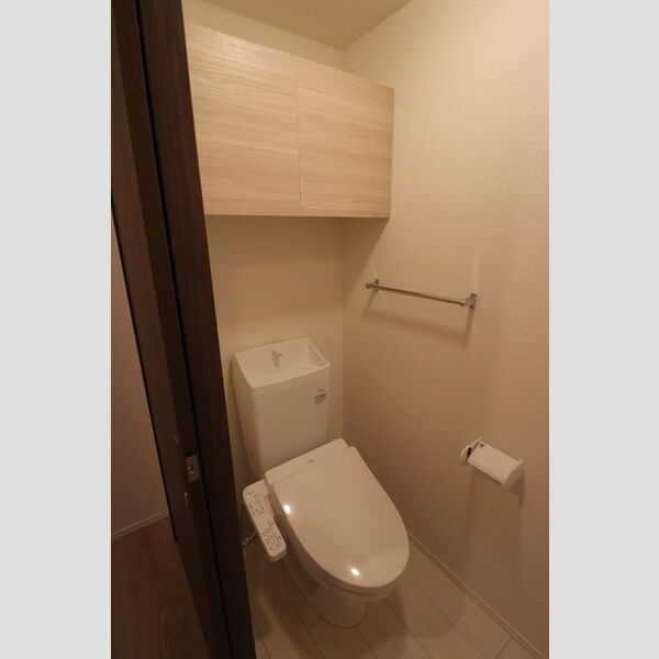 トイレ (温水洗浄暖房便座)