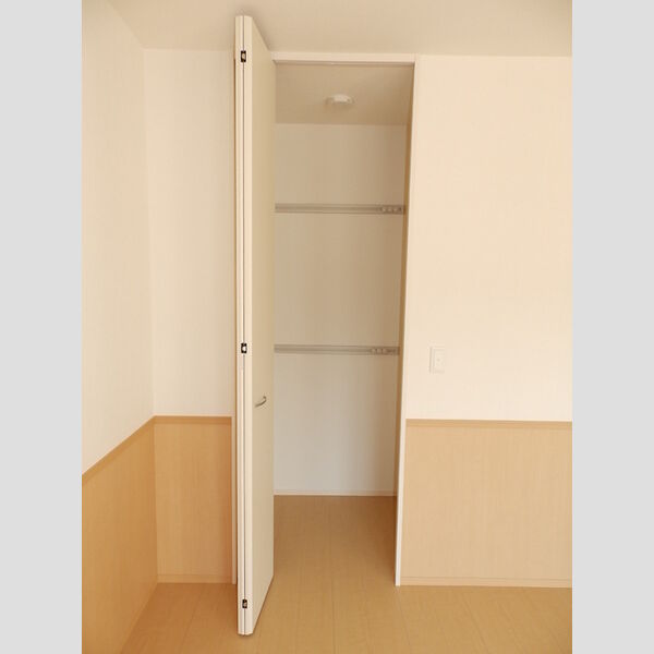 収納 (ワンステップクローゼット)