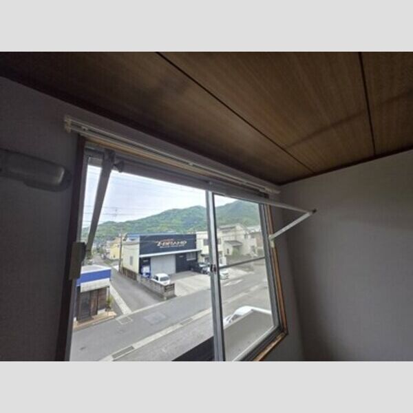 その他設備 (室内物干し)