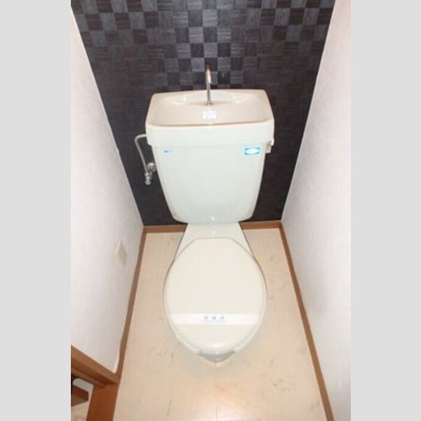 トイレ (トイレ)