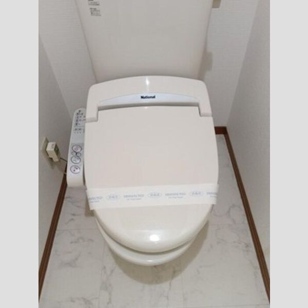 トイレ (温水洗浄暖房便座)