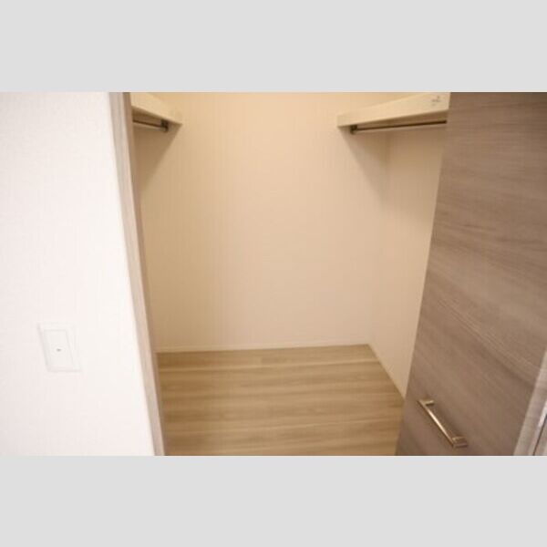 収納 (ウォークインクローゼット(北西洋室))