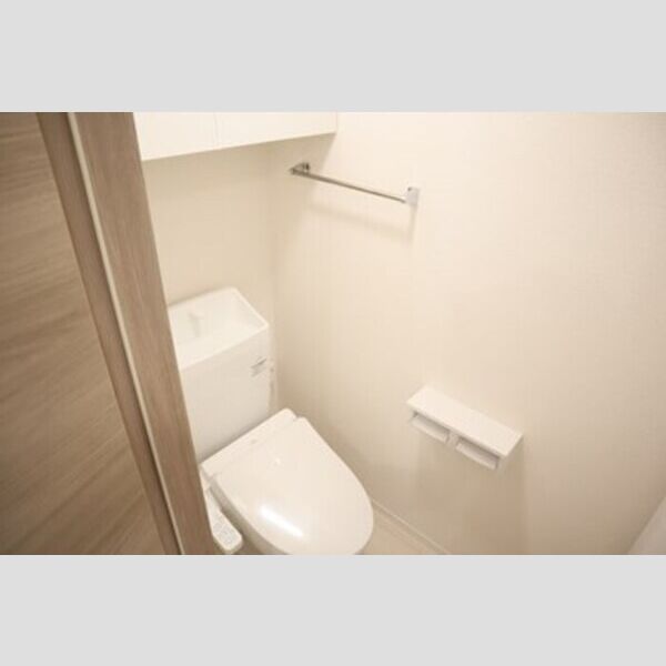 トイレ (温水洗浄暖房便座)