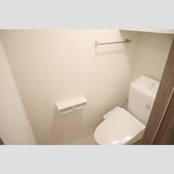 トイレ (温水洗浄暖房便座)