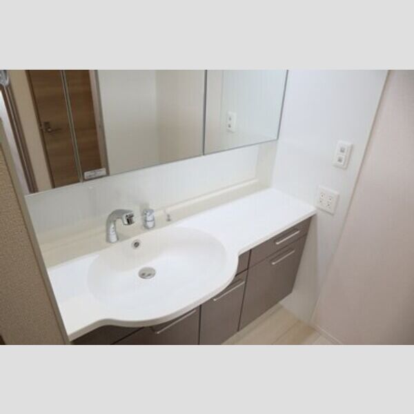 洗面所 (洗髪洗面化粧台)