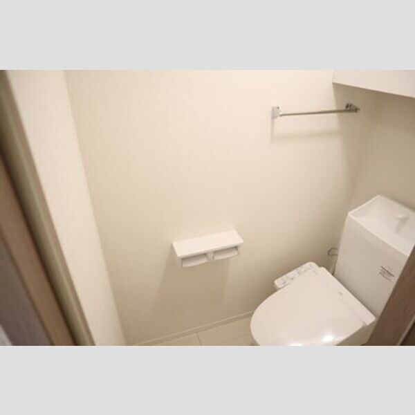 トイレ (温水洗浄暖房便座)