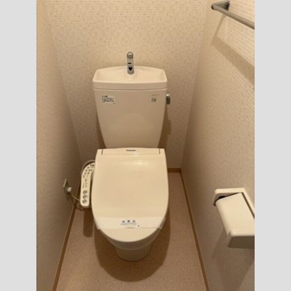 トイレ (温水洗浄暖房便座)