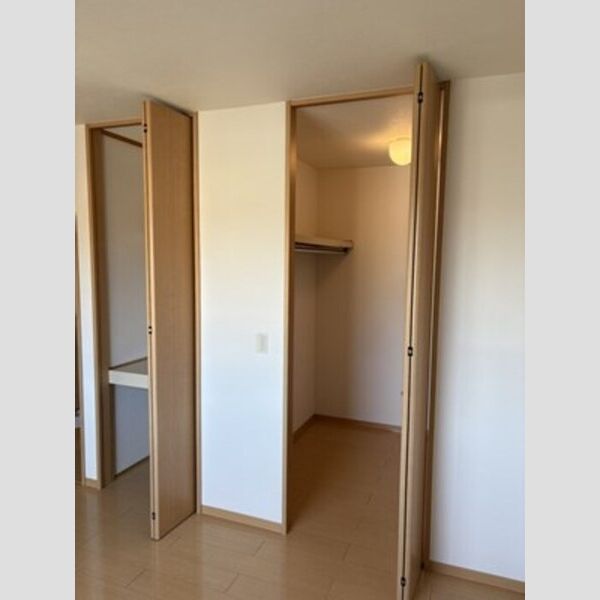 収納 (物入+ウォークインクローゼット(洋室))