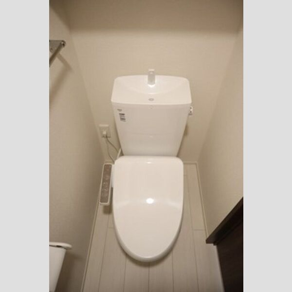 トイレ (温水洗浄暖房便座)