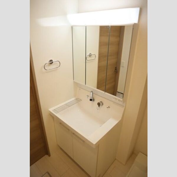 洗面所 (洗髪洗面化粧台)