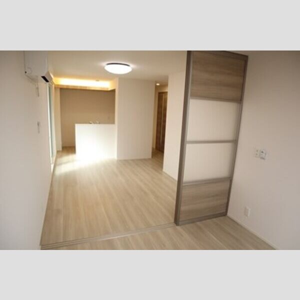 居室・リビング (LDK11.9帖+西洋室5帖)