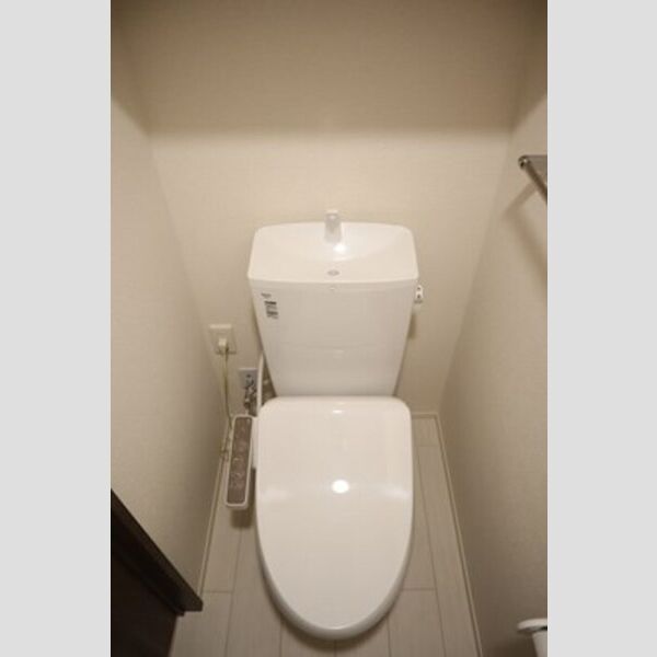 トイレ (温水洗浄暖房便座)