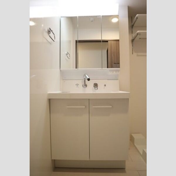 洗面所 (洗髪洗面化粧台)