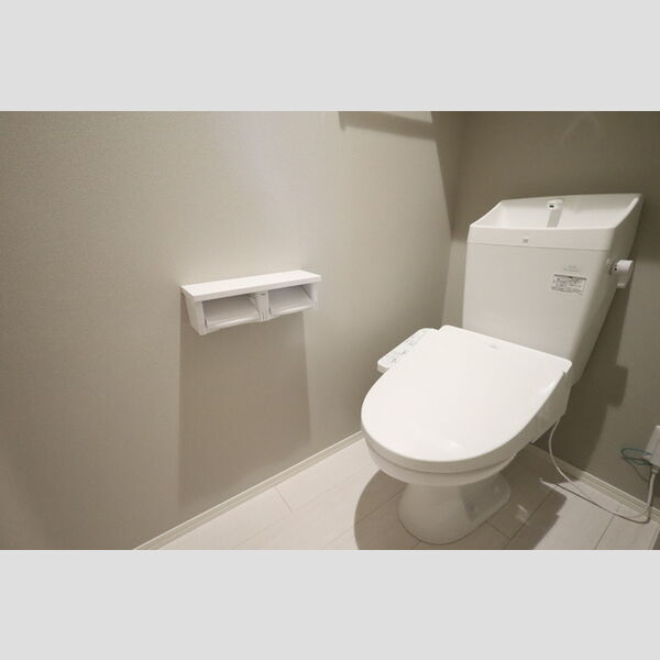 トイレ (温水洗浄暖房便座)